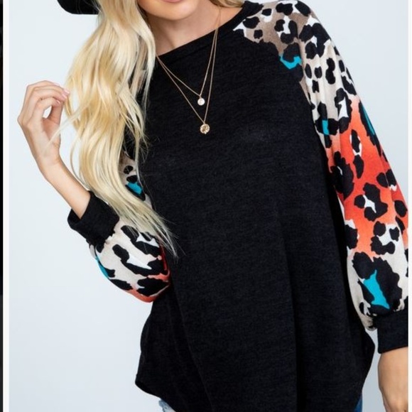 Tops - SWEATER ANIMAL PRINT CONTRAST TOP